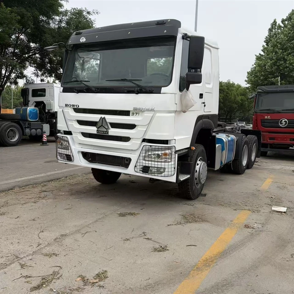 มือสอง HOWO 371HP 6x4 Tractor Head Sinotruk หน่วยรถบรรทุกหนัก